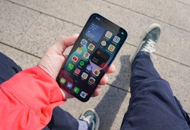 iPhone 13 and iPhone 13 mini review: display and smaller notch