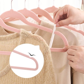 Smartor Velvet Hangers (50-Pack)