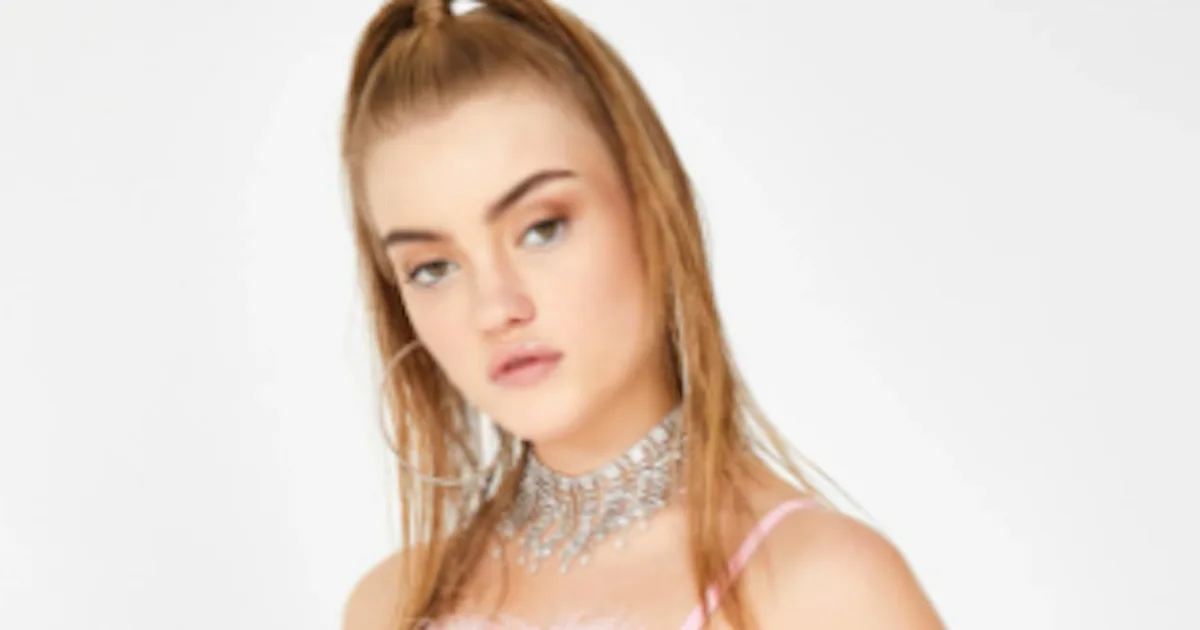 21 Ariana Grande Halloween Costumes Inspired By Her Best Looks 21 Ariana Grande Halloween Costumes Inspired By Her Best Looks