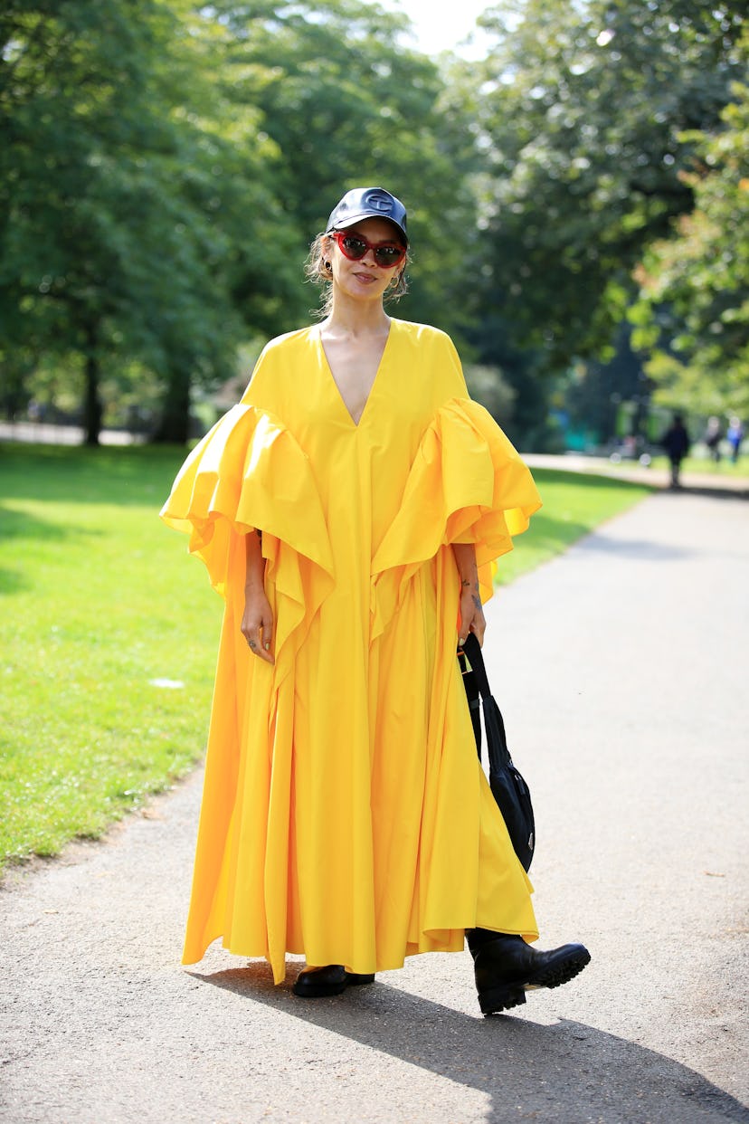 Street style at London Fashion Week Spring 2022.