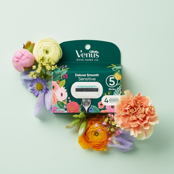 Rifle Paper Co. + Venus Deluxe Smooth Sensitive Razor Blade Refills