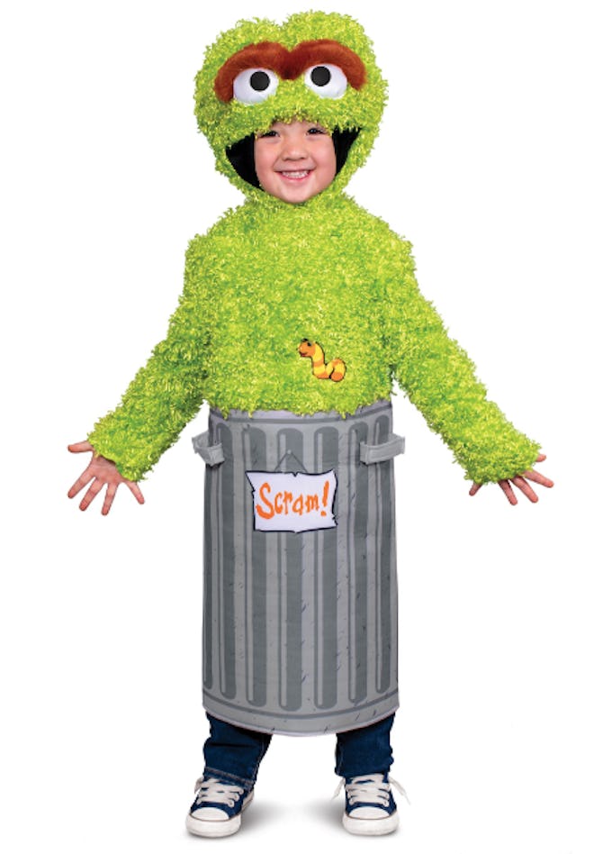 Child dressed as Oscar the Grouch