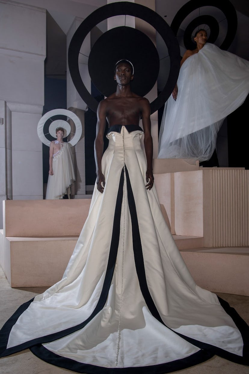 A look from Harris Reed's spring 2022 collection