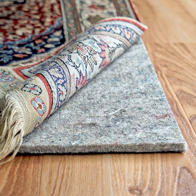 Made of felt and rubber, this RUGPADUSA option is one of the best rug pads for soundproofing.