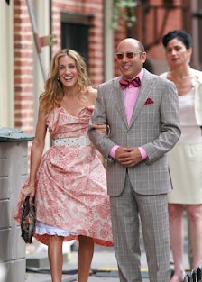 Sarah Jessica Parker and Willie Garson on the set of the "Sex and the City" movie
