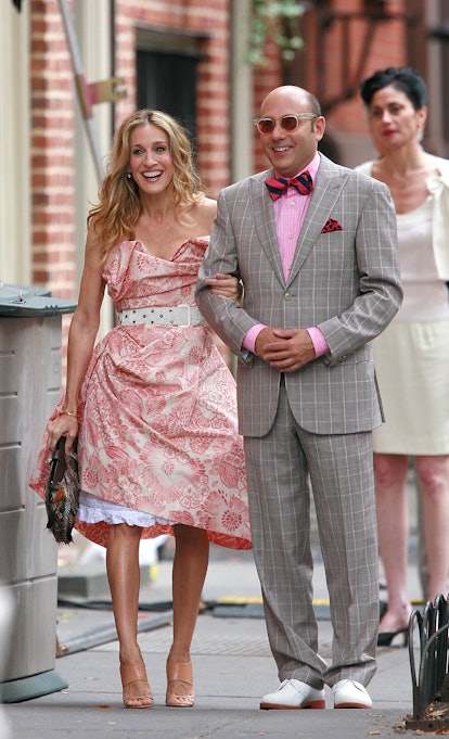 Sarah Jessica Parker and Willie Garson on the set of the "Sex and the City" movie