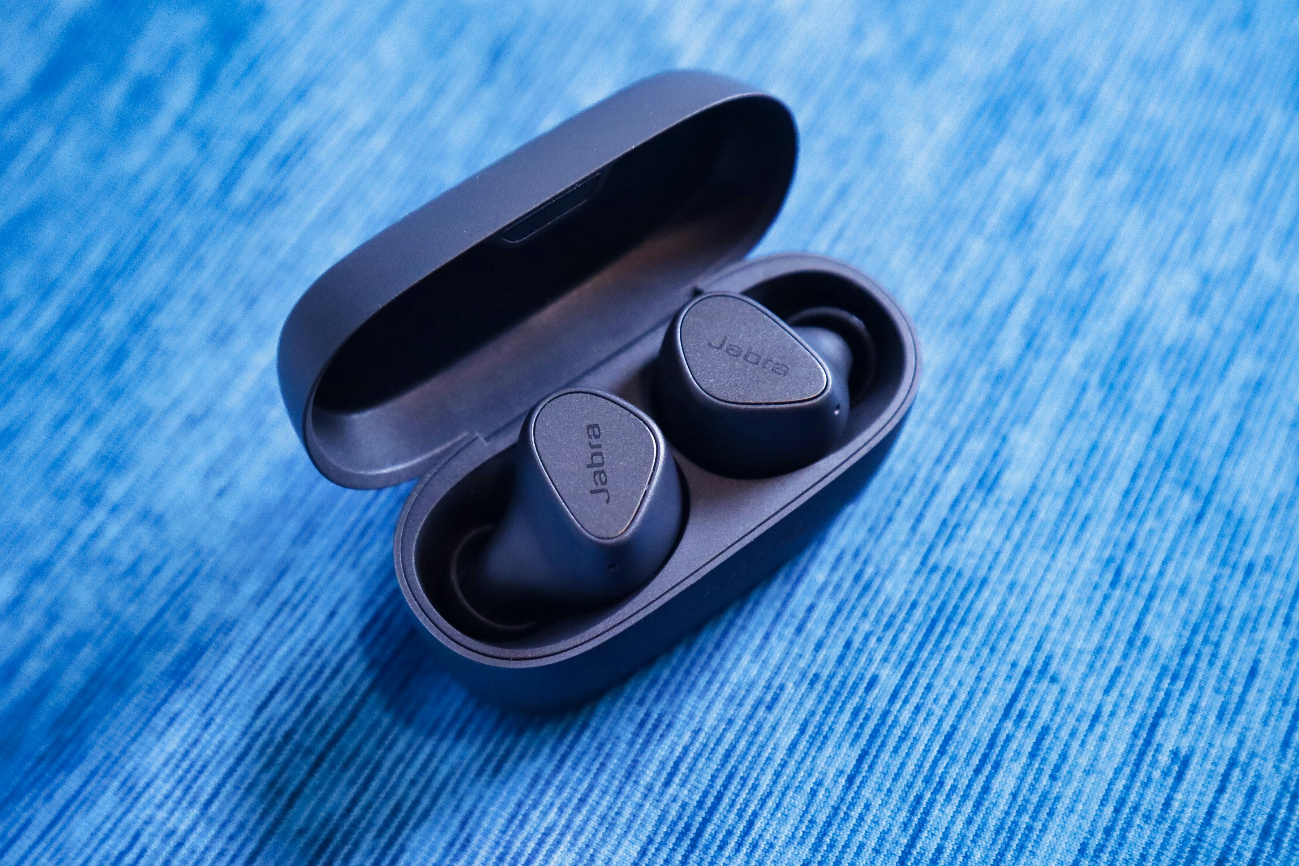 Jabra elite active 65t can online you use left earbud only