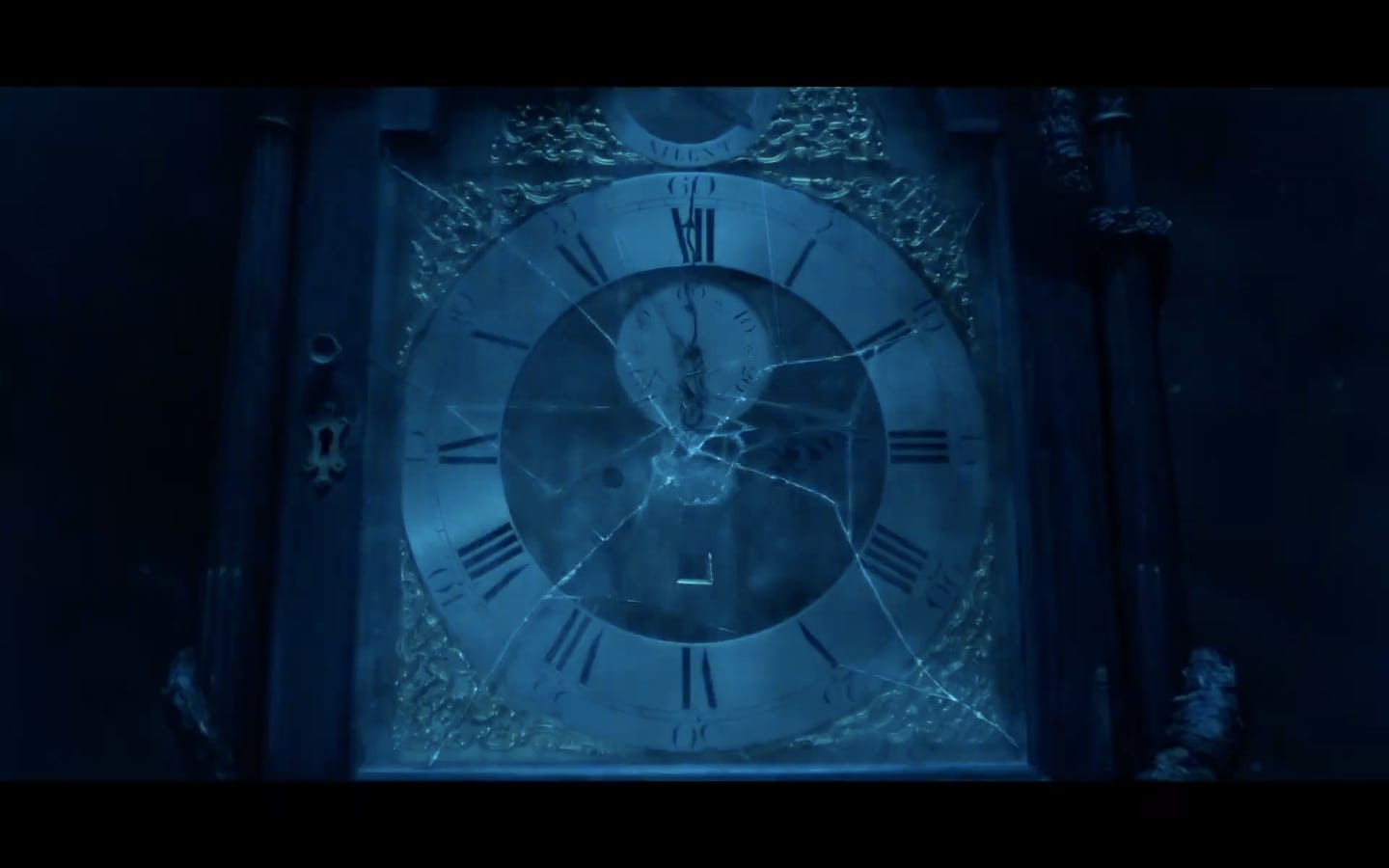 A broken watch in Stranger Things