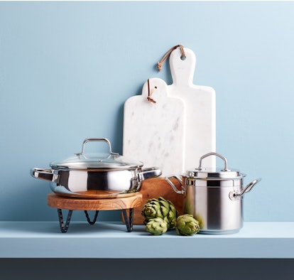 The HomeGoods.com launch includes some kitchen goods and decor for making over your home. 