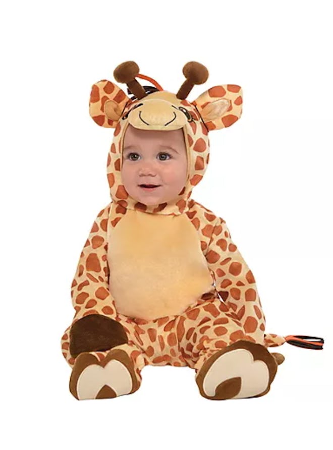 Baby dressed as giraffe 