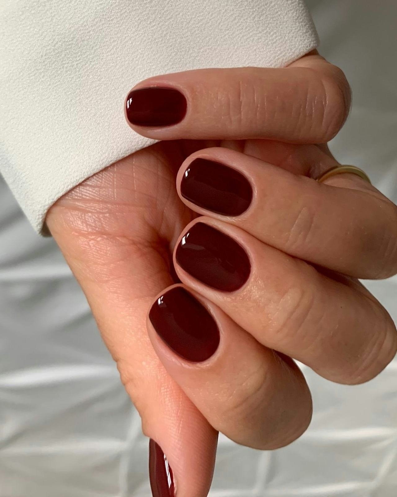 14 Minimalist Fall Nail Ideas To Bring To Your Next Mani Appointment