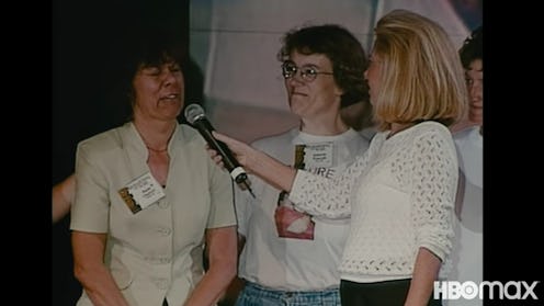 Gwen Shamblin Lara leading a testimonial portion of a Weigh Down convention.