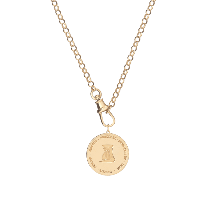 Femme Gold Pendant Necklace Aurate