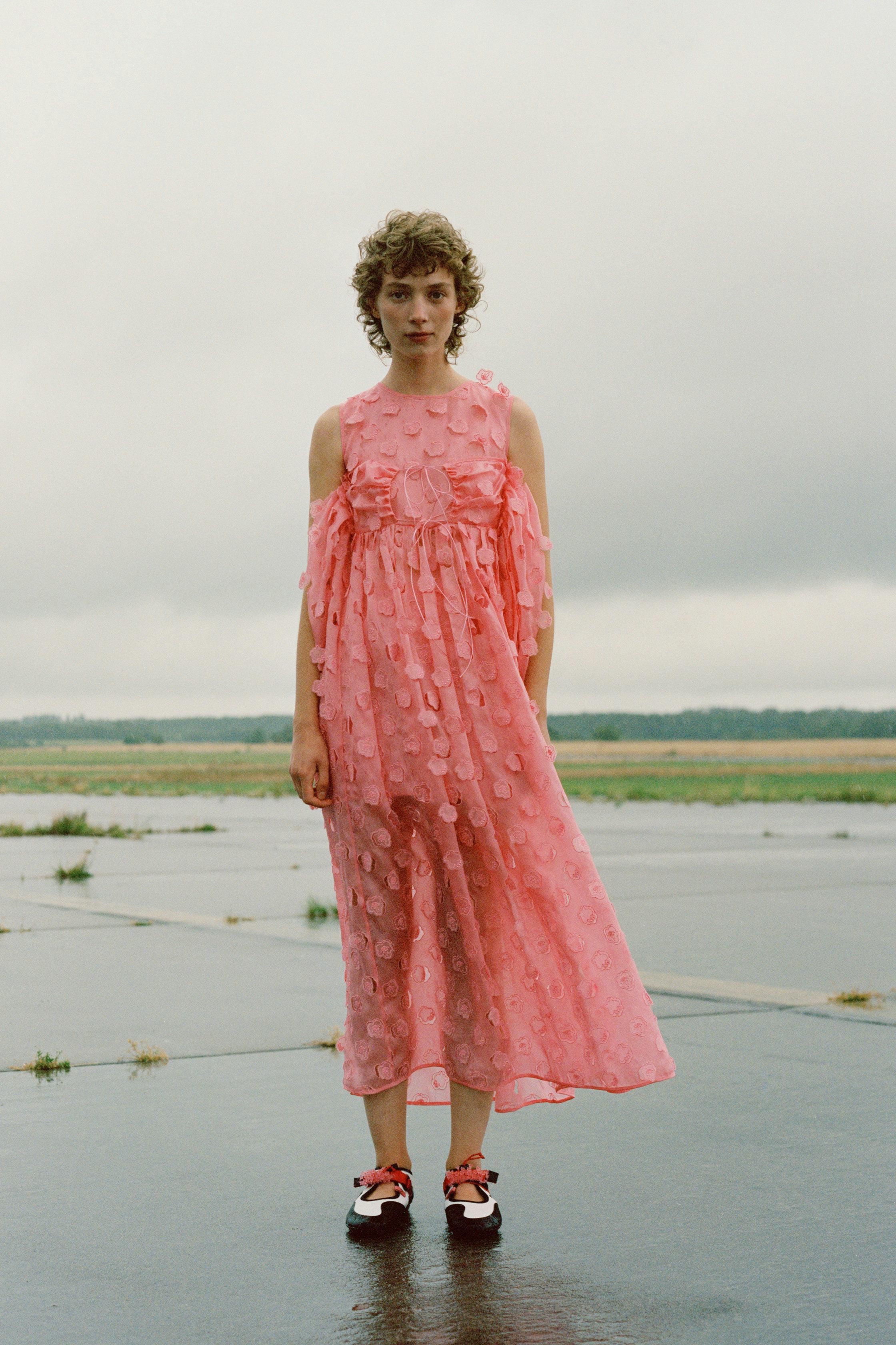 Paris Fashion Week 2021 shows did not disappoint with the reemergence of retro trends from cut-outs &hellip;