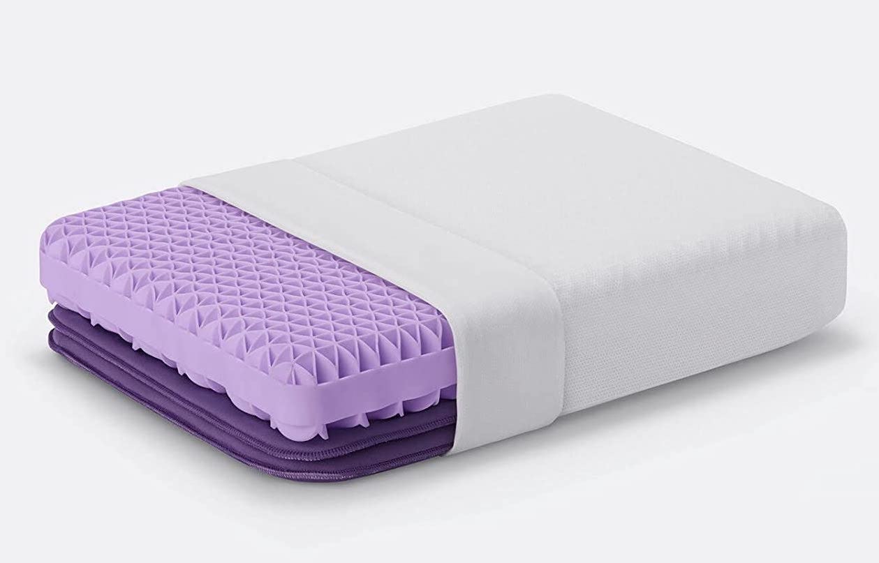 The 4 Best Pillows That Don't Go Flat In 2022