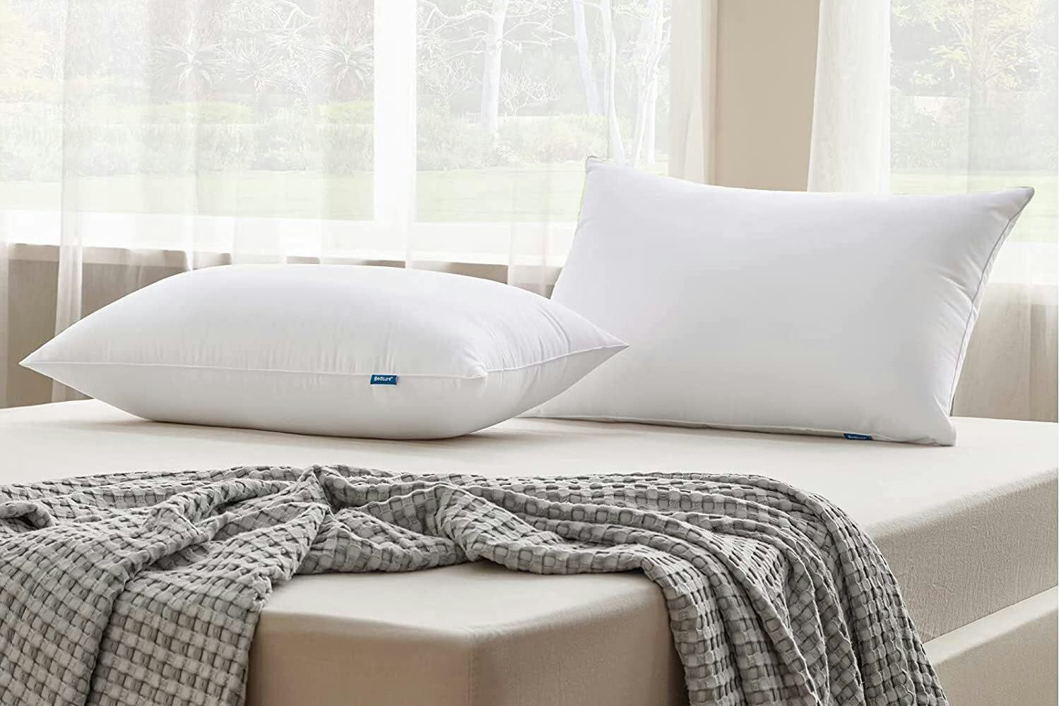 The 4 Best Pillows That Don't Go Flat In 2022