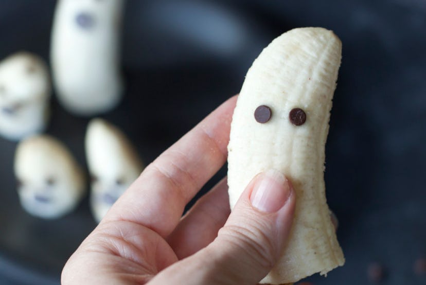 Boo-nanas are an easy Halloween treat for babies.