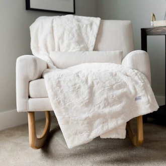 GRACED SOFT LUXURIES Cozy Faux Fur Home Throw Blanket