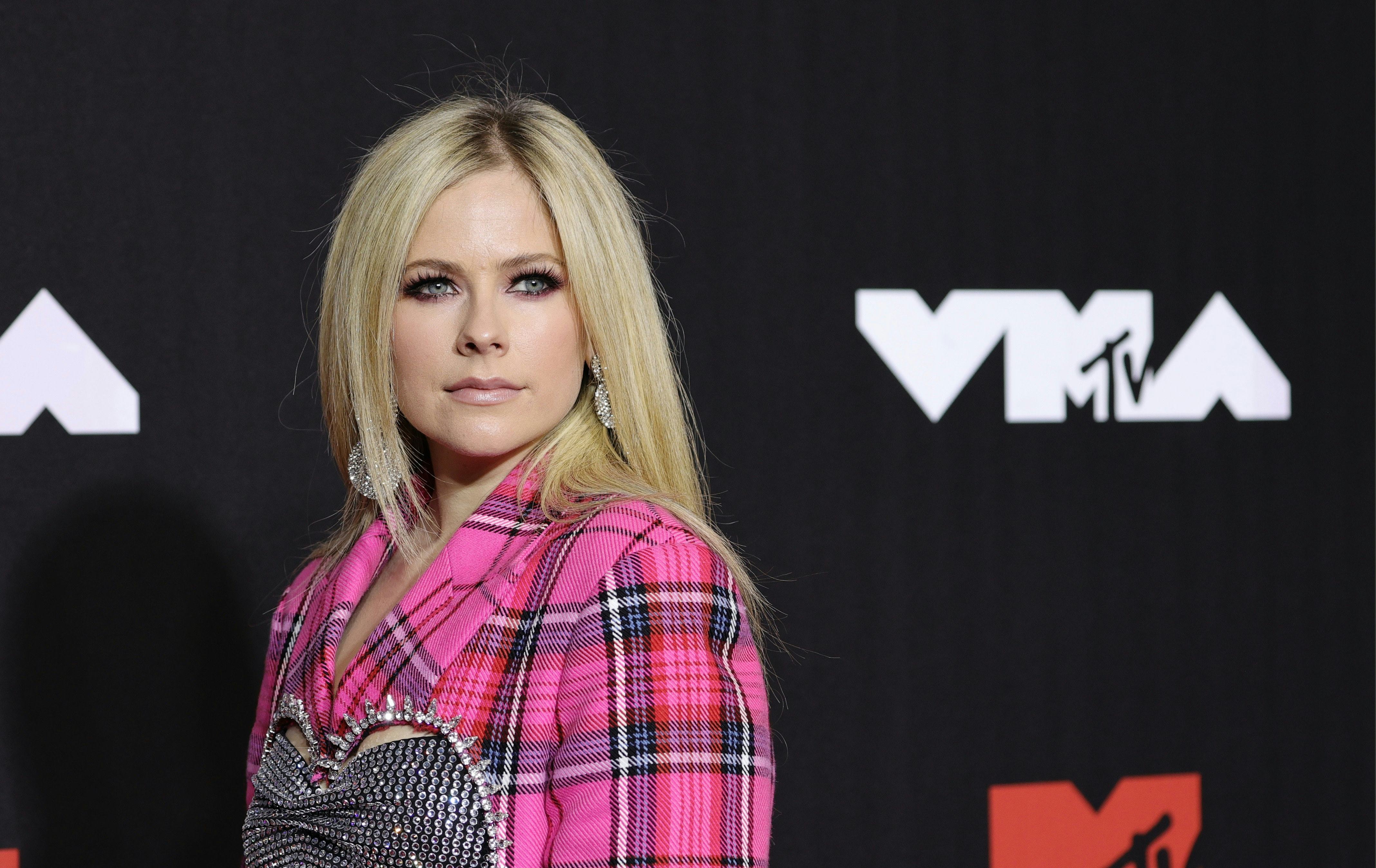 NEW YORK, NEW YORK - SEPTEMBER 12: Avril Lavigne attends the 2021 MTV Video Music Awards at Barclays...