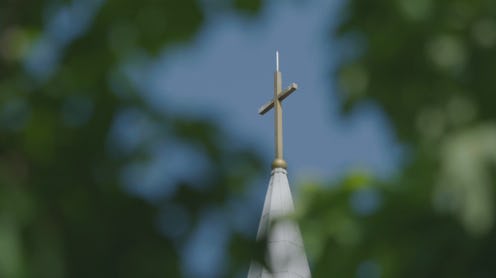 A cross on The Remnant Fellowship Church, which is now led by Gwen Shamblin's daughter Elizabeth
