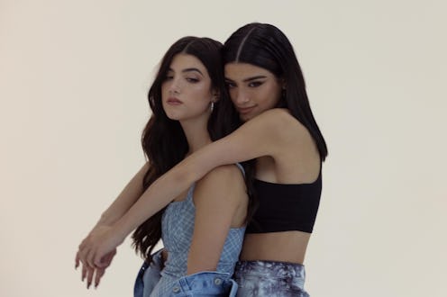 Charli D'Amelio and Dixie D'Amelio in 'The D'Amelio Show'