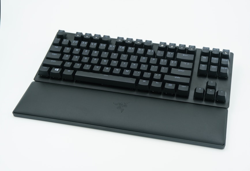 Razer Huntsman V2 mechanical gaming keyboard review