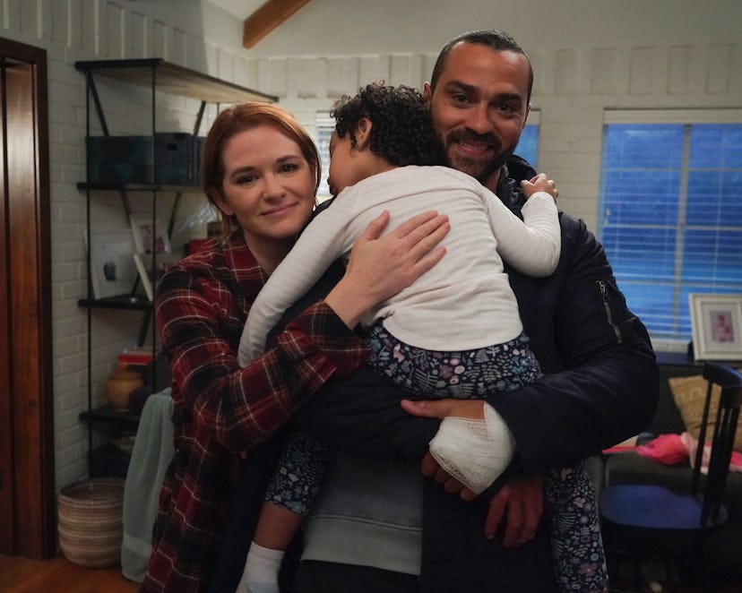 Sarah Drew as April Kepner & Jesse Williams as Jackson Avery in a behind the scenes photo from 'Grey...