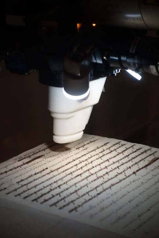 scanning of Marie Antoinette's secret love letters