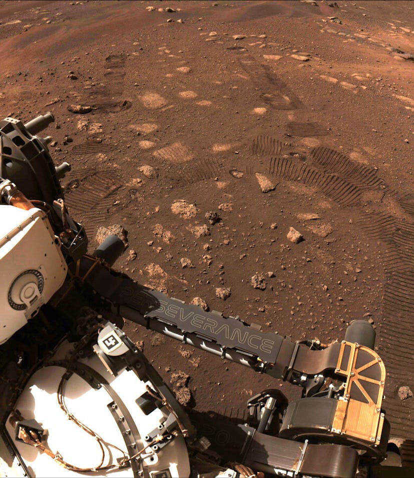 Mars rover makes history and collects rocks for 2030s human retrieval