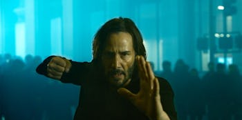 Keanu reeves is back looking angry as neo in matrix 4