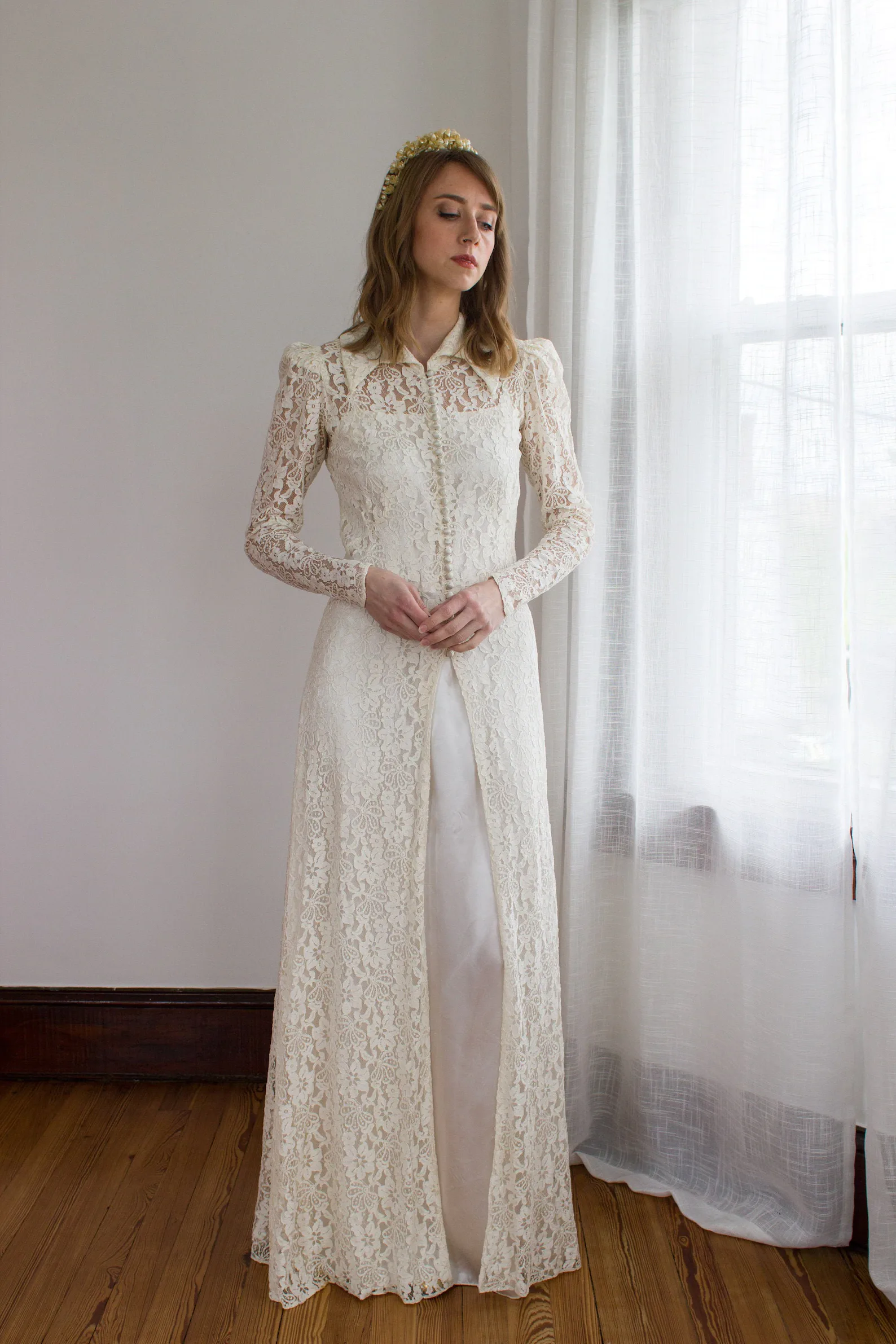 lily collins wedding dress designer Lily Collins' Ralph Lauren wedding gown was an A-line, lace overlay gown w/ full-length sleeves & high neckline, f/ French Calais-Caudry lace, Swarovski flowers & silk organza petals. Instead of a veil,