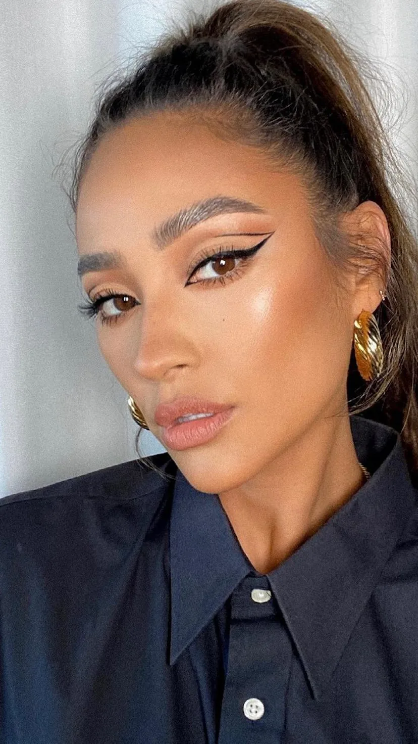 graphic eyeliner