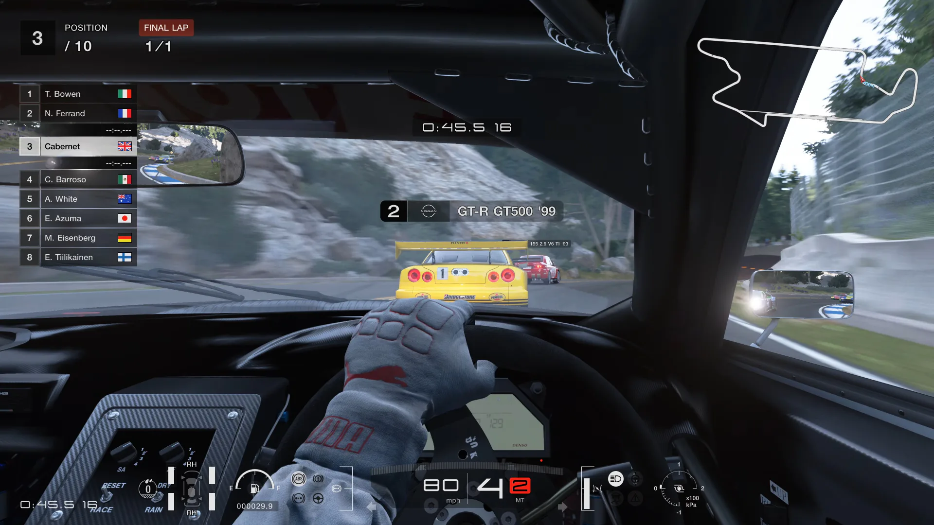 Gran Turismo 7 gameplay em primeira pessoa com Nissan GT-R em circuito