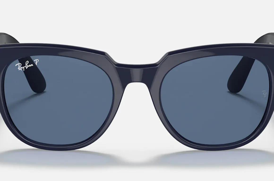 Ray-Ban Stories, aka Facebook Glasses, are a privacy nightmare