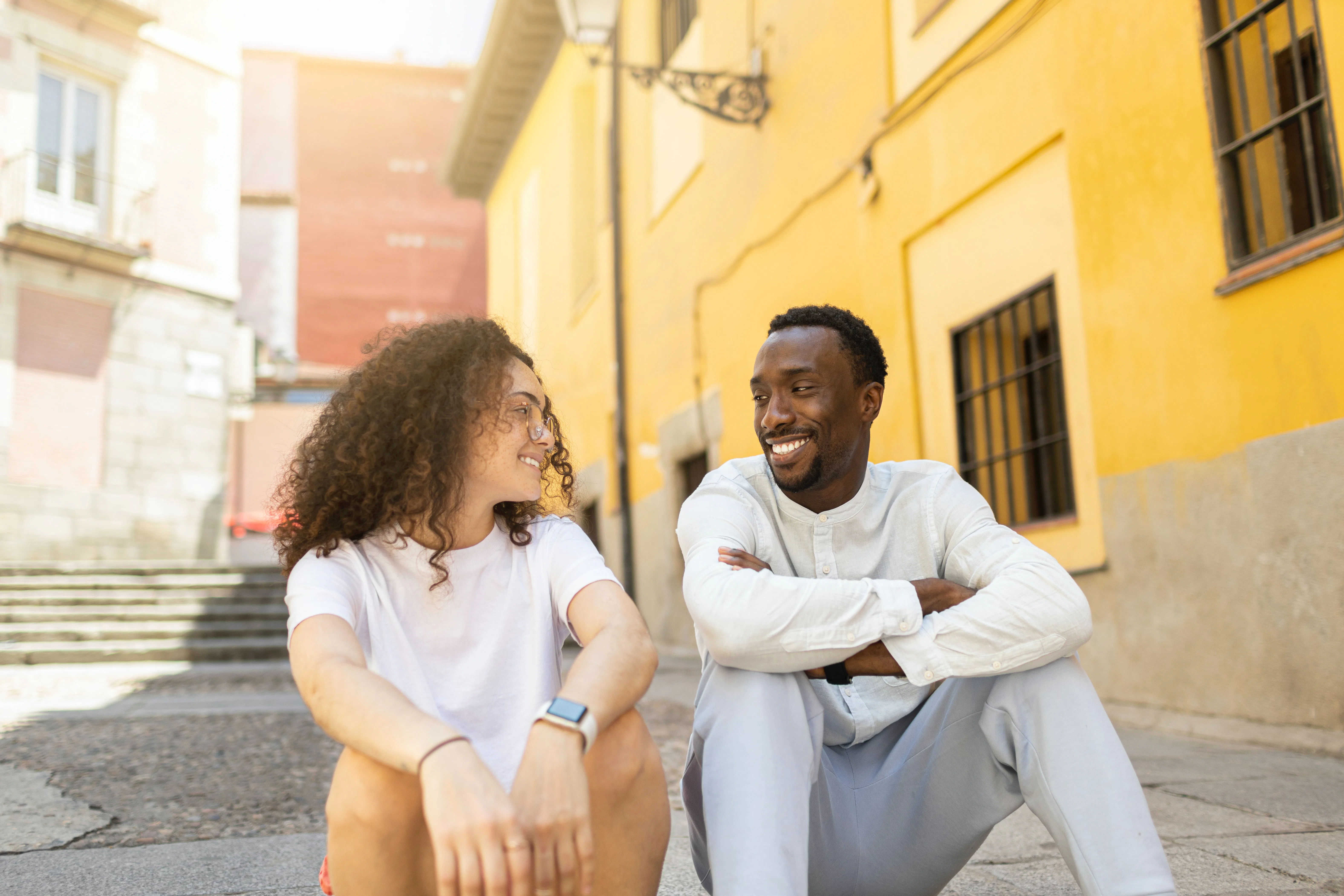How To Break The Ice On A First Date With Someone You've Never Met
