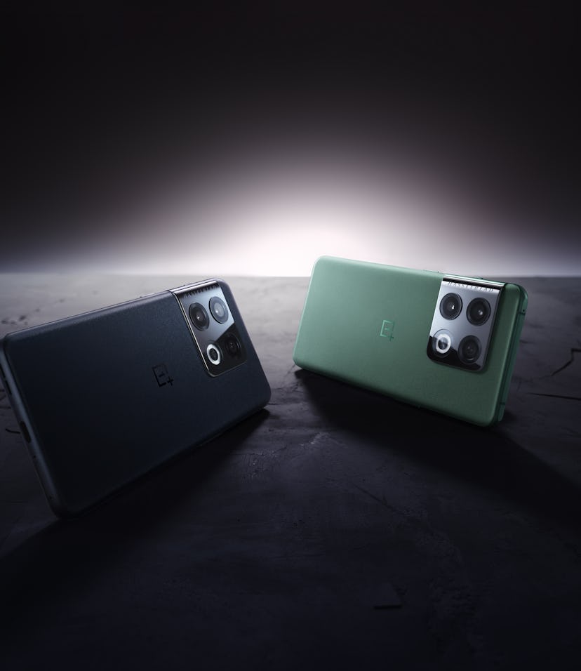 OnePlus 10 Pro in Volcanic Black and Emerald Forest.