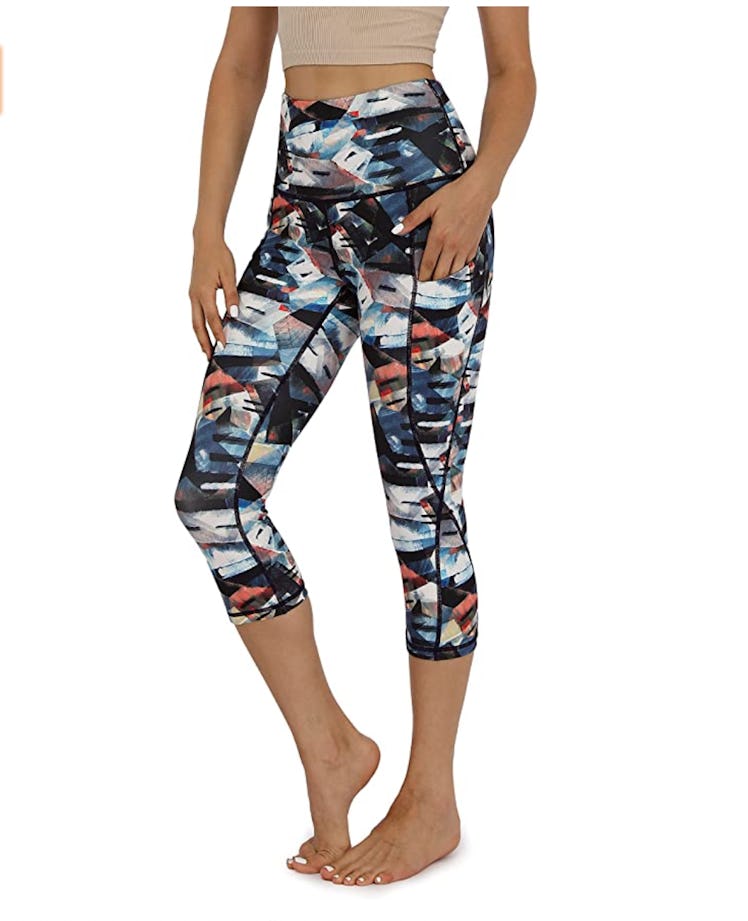 ODODOS High Waisted Yoga Capri Leggings with Pockets