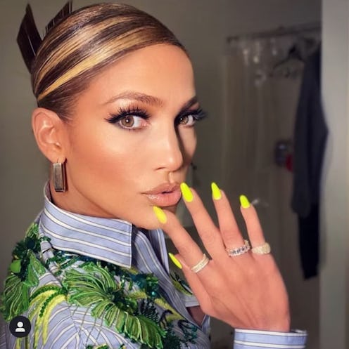 J.Lo sporting chunky blonde highlights.