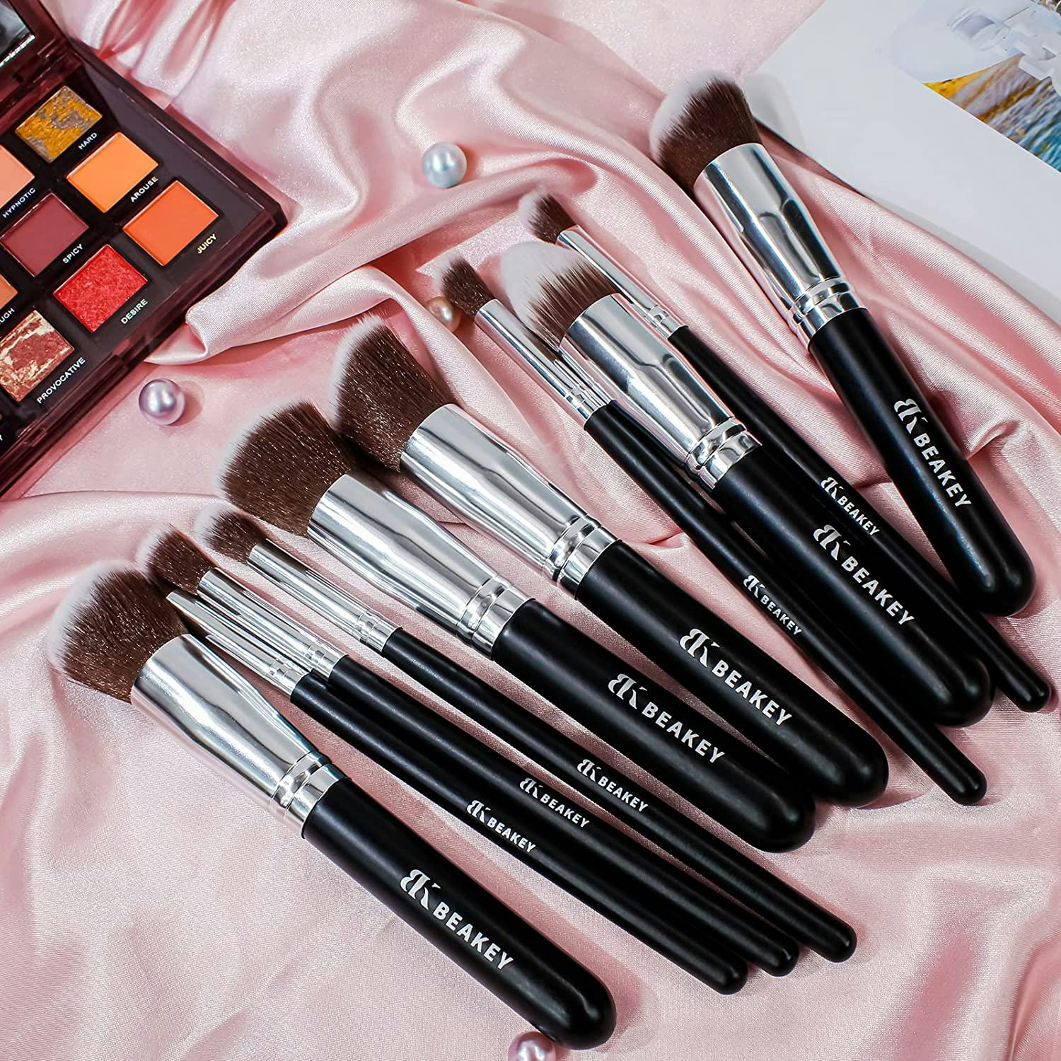 BEAKEY Makeup Brush Set (12 Pieces)