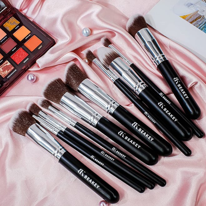 BEAKEY Makeup Brush Set (12 Pieces)