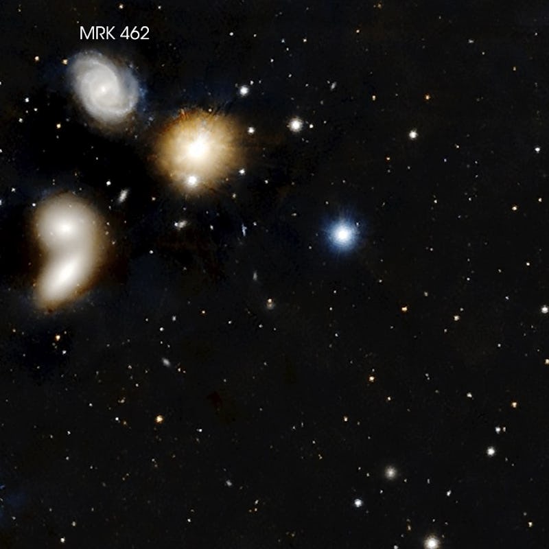 Galaxies nearby Mrk 462