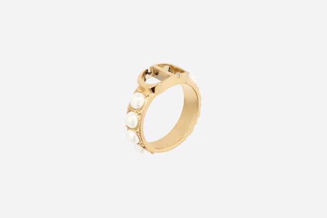 Dior's 30 Montaigne Gold Ring. 