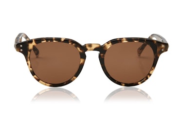 Oscar & Frank round tortoiseshell sunglasses.