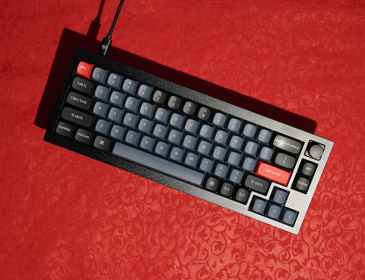 The Keychron Q2 is a stunning 65% layout mechanical keyboard with hot-swappable switches.