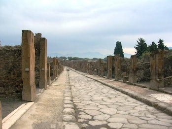 Via dell'Abbondanza in Pompeii.