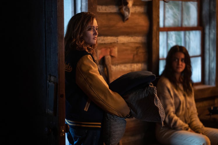 Ella Purnell as Teen Jackie and Courtney Eaton as Teen Lottie