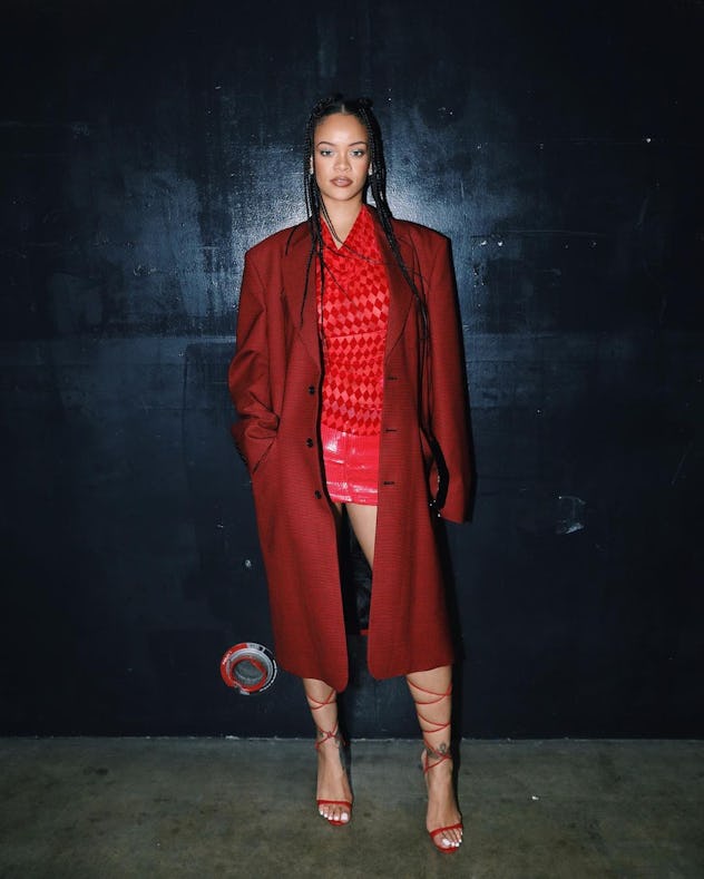 15 Mini Skirt Outfit Ideas, According To These Stylish Celebrities