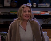 Kim Cattrall as future Sophie in 'How I Met Your Father' Season 1