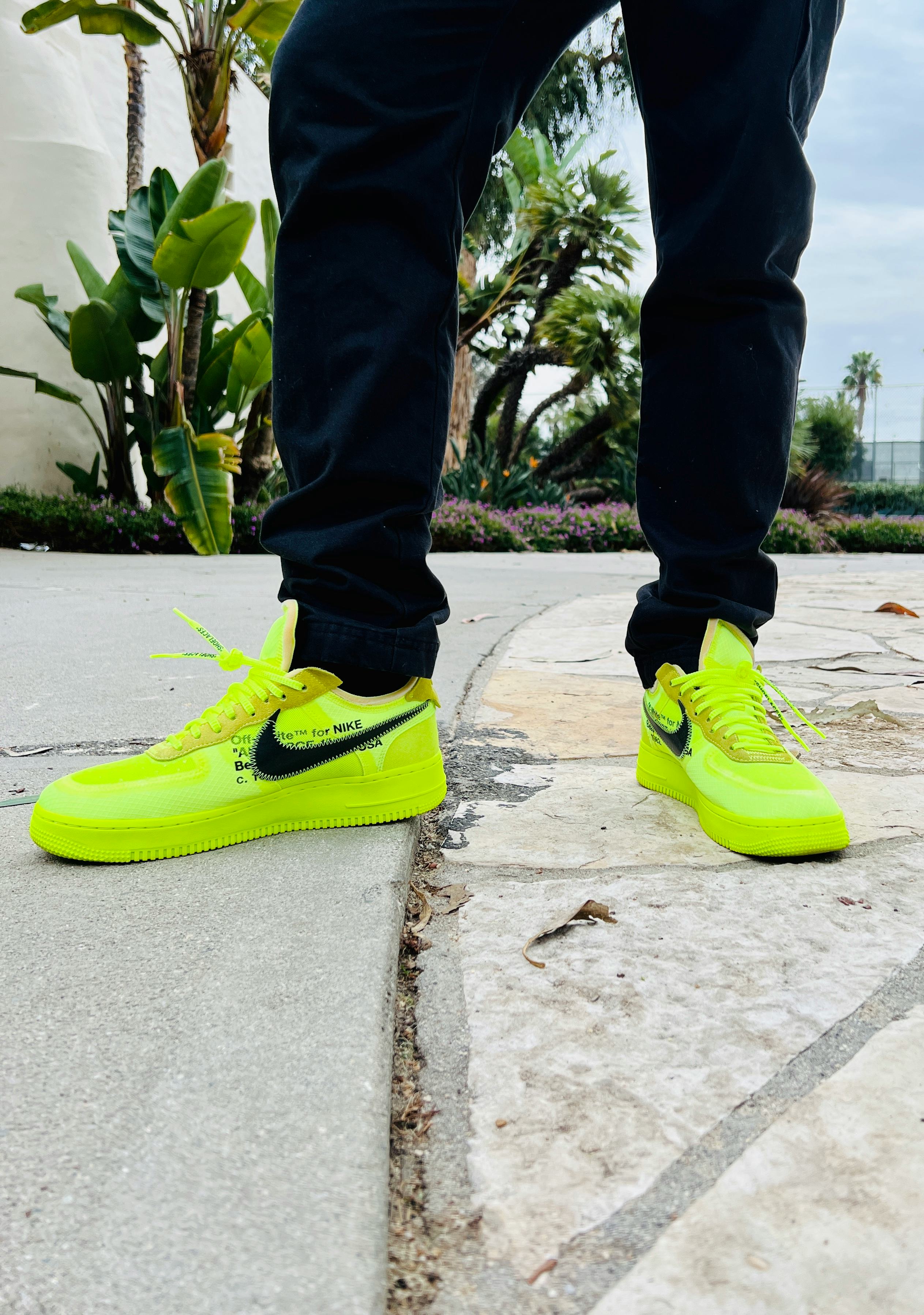 Air force 1 outlet volt on feet