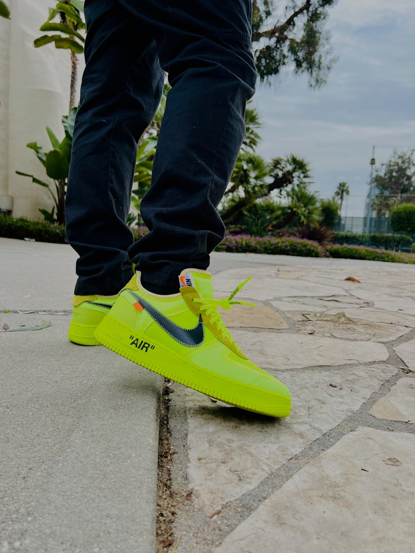 overloop Doen deelnemen Wearing Nike's Off-White Air Force 1 'Volt': So bright, so amazing
